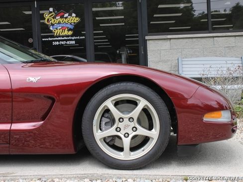 Used 2003 Chevrolet Corvette 50th Anniversary Edition w/ Preferred Equipment Group image 23