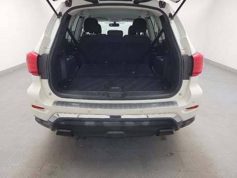 Used 2017 Nissan Pathfinder SV image 29