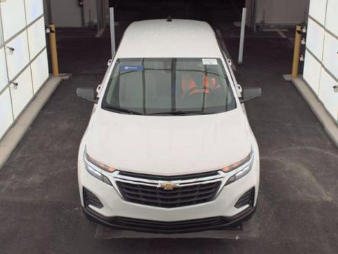 Used 2024 Chevrolet Equinox LS image 2