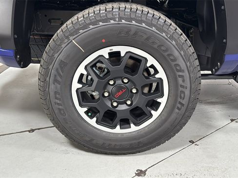 New 2025 Toyota Tacoma TRD Off-Road image 22