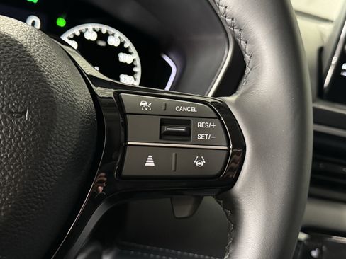 New 2025 Honda Pilot Touring image 30