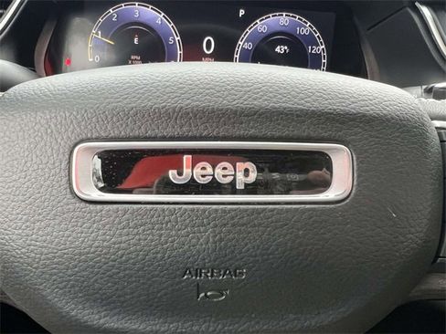 Certified 2023 Jeep Grand Cherokee Limited w/ Black Appearance Package image 26