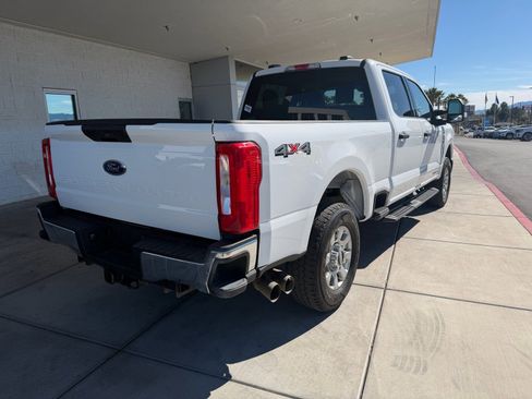 Used 2024 Ford F250 XLT image 3