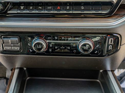 Used 2025 GMC Sierra 2500 SLT w/ SLT Convenience Package image 26