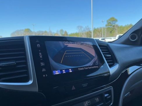 Used 2018 Honda Pilot Touring image 21