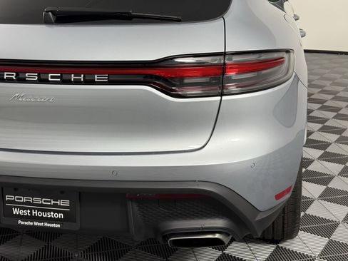 Certified 2025 Porsche Macan AWD/4WD image 13