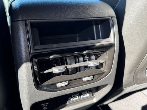 New 2025 Jeep Grand Cherokee Altitude image 28