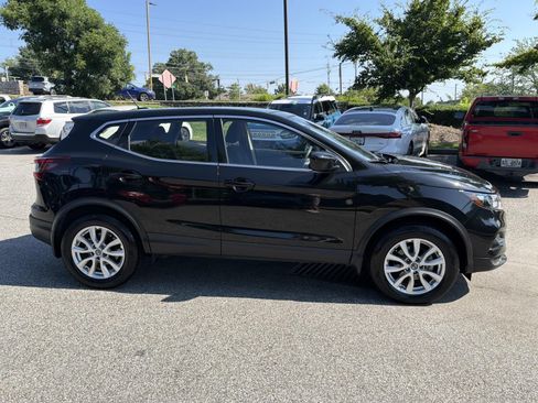 Used 2022 Nissan Rogue Sport S FWD image 8