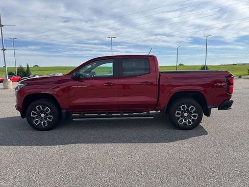 Used 2023 Chevrolet Colorado LT w/ LT Convenience Package III AWD/4WD image 9