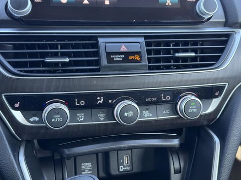 Used 2018 Honda Accord EX image 8