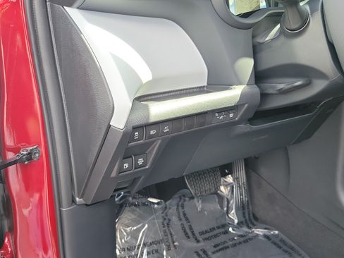 New 2026 Toyota Sienna XLE FWD image 21