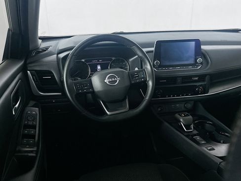 Used 2025 Nissan Rogue SV image 18