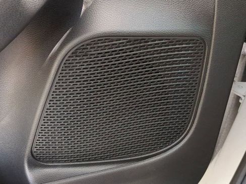 New 2026 Chrysler Voyager LX image 30