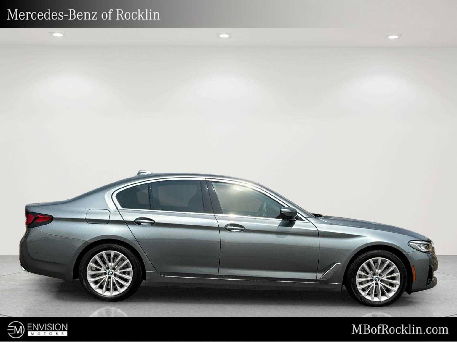 Used 2021 BMW 530e xDrive w/ Premium Package AWD/4WD image 7