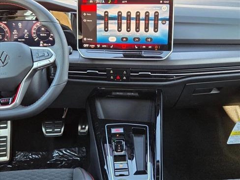 New 2026 Volkswagen Golf SE image 13