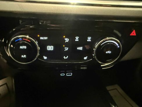 Used 2025 Chevrolet Trax ACTIV w/ Driver Confidence Package FWD image 33