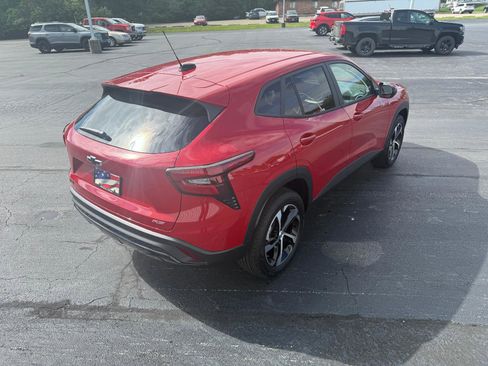 New 2026 Chevrolet Trax RS FWD image 5