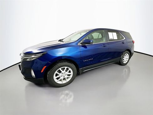 Used 2023 Chevrolet Equinox LT w/ LPO, Floor Liner Package image 4