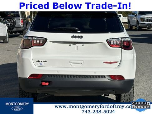 Used 2024 Jeep Compass Trailhawk image 8