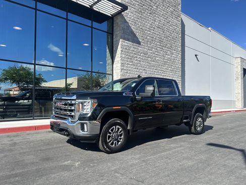 Used 2023 GMC Sierra 2500 SLE w/ SLE Value Package; image 2