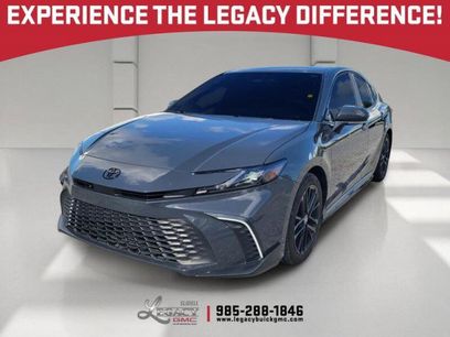 Used 2025 Toyota Camry SE w/ Multimedia Upgrade Package
