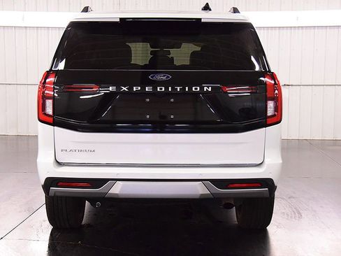 Used 2025 Ford Expedition Platinum w/ Platinum Ultimate Package AWD/4WD image 7