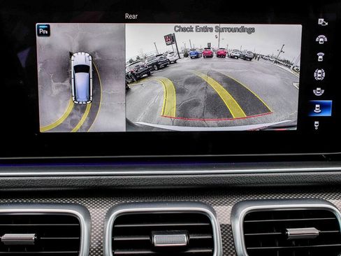 Used 2022 Mercedes-Benz GLS 450 4MATIC image 25