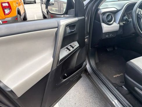 Used 2017 Toyota RAV4 XLE FWD image 11