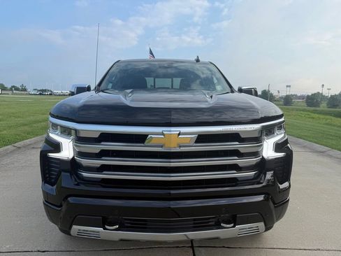 Used 2026 Chevrolet Silverado 1500 High Country w/ High Country Premium Package AWD/4WD image 9