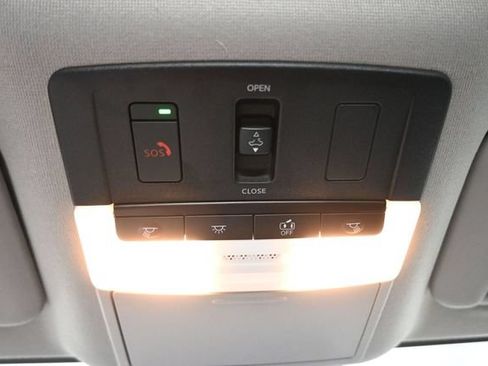 Used 2024 Nissan Sentra SR w/ SR Premium Package FWD image 42