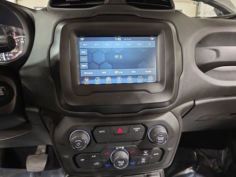 Used 2018 Jeep Renegade Altitude image 19