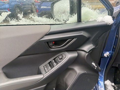 Used 2025 Subaru Crosstrek 2.0i Premium image 11