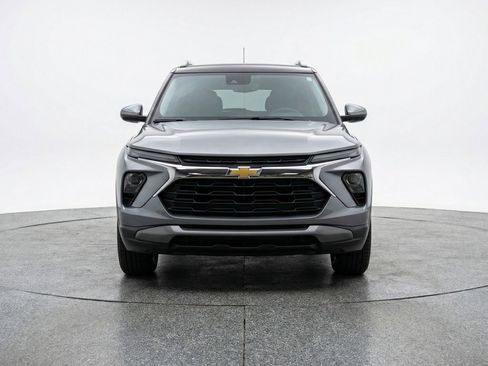 Used 2025 Chevrolet TrailBlazer LT FWD image 2