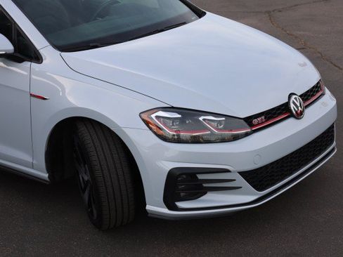 Used 2020 Volkswagen GTI SE FWD image 10