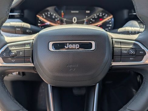 Used 2024 Jeep Compass Latitude AWD/4WD image 20