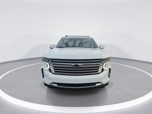 Used 2021 Chevrolet Tahoe High Country w/ Premium Package image 3