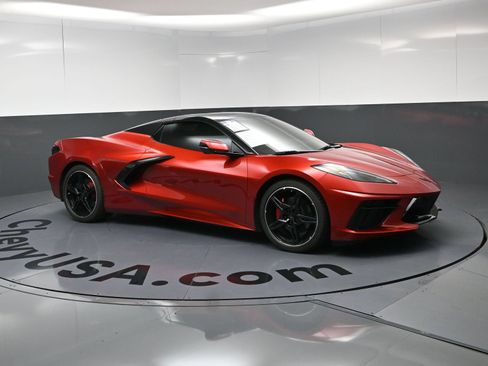 Used 2021 Chevrolet Corvette Stingray Premium Conv w/ 3LT RWD image 2