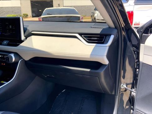 Used 2024 Toyota RAV4 XLE w/ Convenience Package AWD/4WD image 19