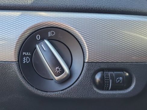 Used 2018 Volkswagen Jetta Wolfsburg Edition image 16