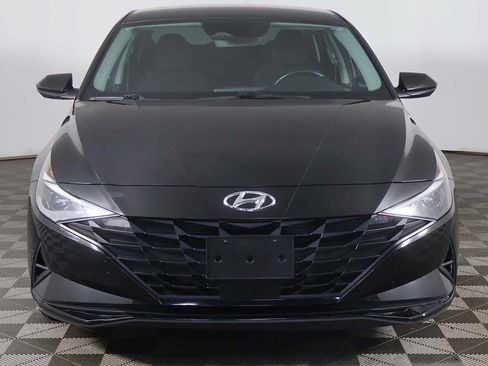 Used 2022 Hyundai Elantra SEL w/ Convenience Package FWD image 11