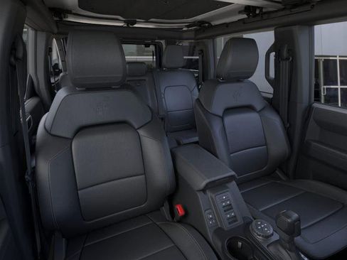 New 2025 Ford Bronco Badlands image 10