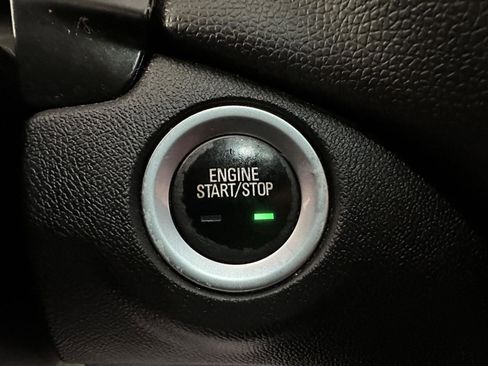 Used 2019 Chevrolet Equinox LT image 34