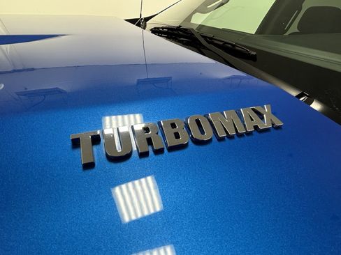 Used 2025 Chevrolet Silverado 1500 LT image 3