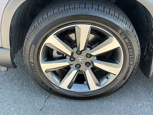 Used 2023 Honda Pilot Touring image 8