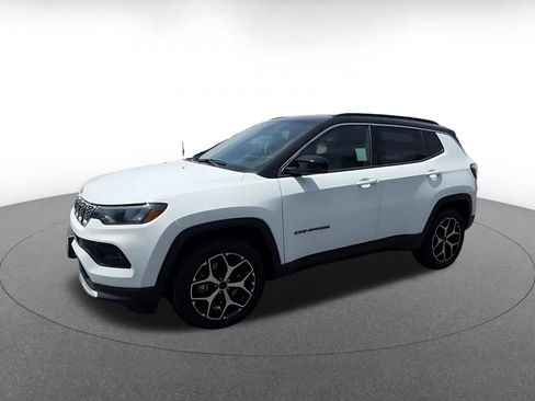 Used 2025 Jeep Compass Limited AWD/4WD image 8