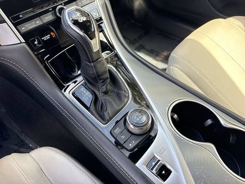 Used 2018 INFINITI Q60 3.0t Luxe w/ Sensory Package 3.0T Luxe RWD image 20