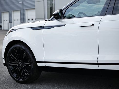 New 2026 Land Rover Range Rover Velar Dynamic SE image 9