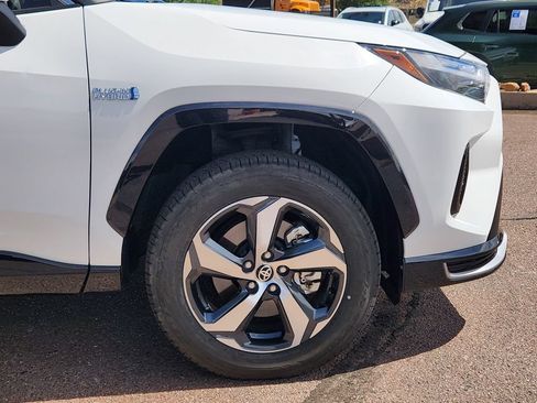 Used 2024 Toyota RAV4 SE w/ Weather & Moonroof Package AWD/4WD image 29
