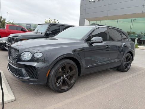 Used 2021 Bentley Bentayga AWD/4WD image 1