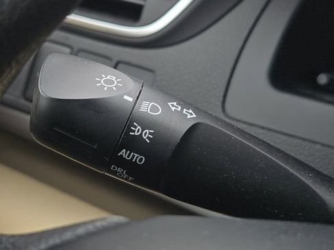 Certified 2017 Toyota Camry LE image 27